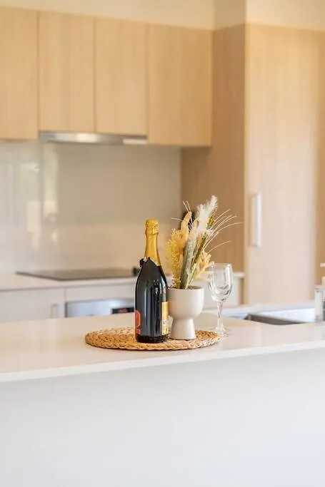 Hidden Woodland Paradise - 2024 New Built 4 Bedroom Home Loganlea Holiday home